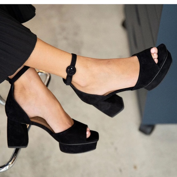 Bernardo | Raleigh Platform Sandal - Picture 1 of 8